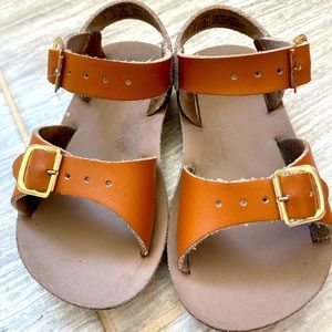 EUC Size 6 Sun Sans Saltwater Sandals